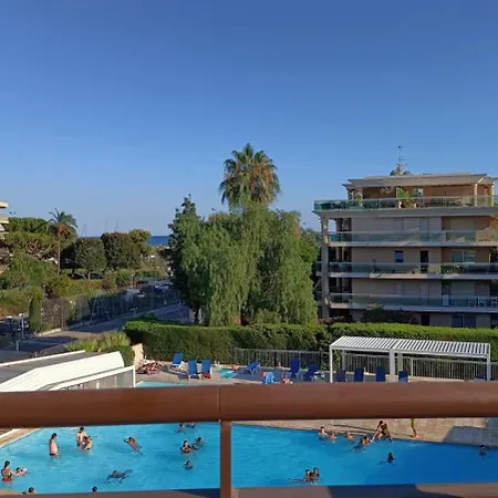Inter-residences Heliotel Marine Апарт-отель Сен-Лоран-дю-Вар