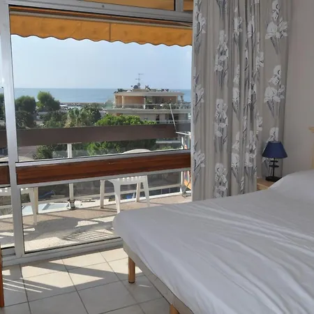 Inter-residences Heliotel Marine Апарт-отель Сен-Лоран-дю-Вар