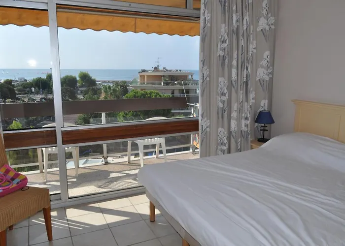 Inter-residences Heliotel Marine Aparthotel Saint-Laurent-du-Var