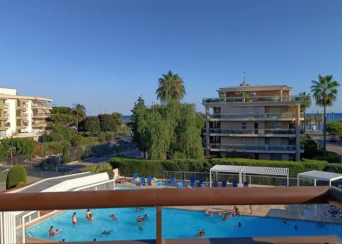 Inter-residences Heliotel Marine Aparthotel Saint-Laurent-du-Var